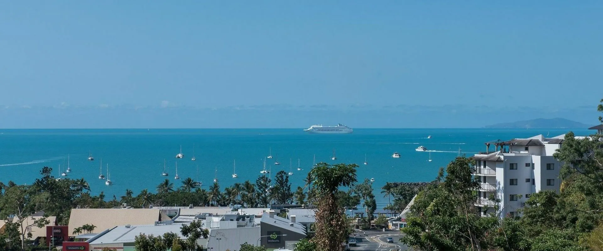Oleander Holiday Home - Airlie Beach