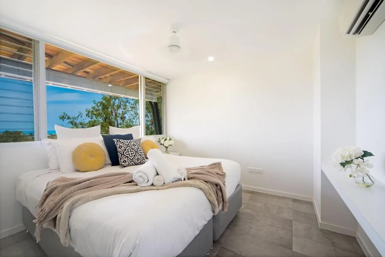 Oleander Holiday Home - Airlie Beach